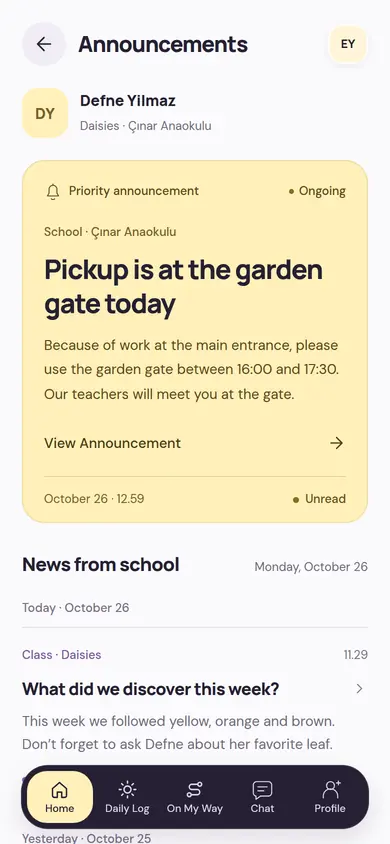 Announcements screen: a priority announcement from the school and the latest news from the class, with their read status