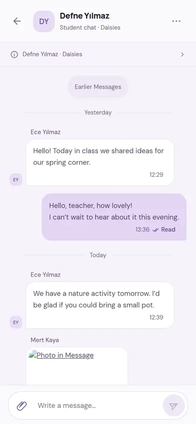 One-on-one chat: the conversation between a parent and a school staff member, with read and sent status